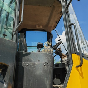 Cargadora de Ruedas Usada Komatsu WA320, 4 Toneladas, Diésel, Cargadora Frontal Amarilla, Equipo de Construcción - Product Image 4