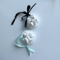 Pendentif en céramique poreuse avec logo personnalisé Cadeau essentiel parfumé Diffuseur de pierre céramique à air unique Diffuseur de pierre aromatique