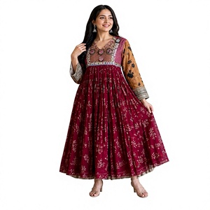 Robe longue afghane imprimée bordeaux avec corsage brodé, manches contrastantes, jupe plissée évasée, tenue ethnique décontractée pour femme - Product Image 1