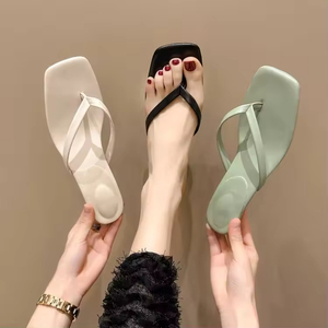 Nouvelles sandales d'été à talon fin pour femme, style européen et américain, à bout carré, à clipser, décontractées, pour la plage et l'extérieur - Product Image 1