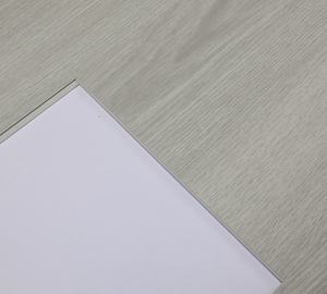 Revêtement de <span class=keywords><strong>sol</strong></span> en vinyle SPC léger, anti-rayures, haute densité 4 mm, sur mesure, toutes tailles, économique, idéal pour les dortoirs, directement de l'usine - Product Image 2