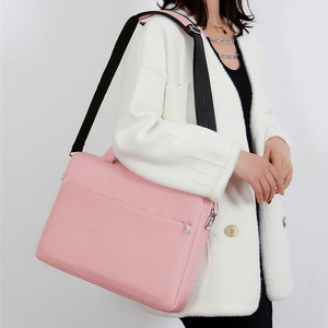 Sac à bandoulière pour ordinateur portable en polyester imperméable 14 pouces, pour hommes et femmes, idéal pour le travail ou comme cadeau - Product Image 5