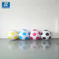 Modèle de football gonflable en PVC hermétique personnalisé pour les événements sportifs en plein air, les compétitions, la publicité et la décoration