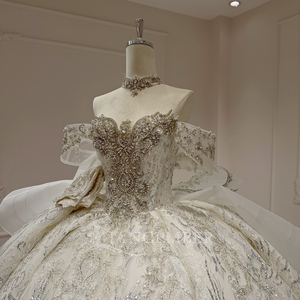 Robe de mariée baroque en dentelle Xx93, ornée de perles scintillantes, avec corset, jupe de bal, nœud et longue traîne Jancember - Product Image 5