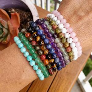 أساور مطاطية من الأحجار الكريمة الطبيعية عالية الجودة بالجملة، مقاس 6/8/10 مم، مصنوعة يدويًا للارتداء اليومي - Product Image 4