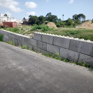 Muro de Contención de Acero de Alta Precisión Personalizado Moderno para Molde de Bloques de Hormigón, Vida Útil del Molde de 5 Años, Color Personalizado para Orilla de Río - Product Image 2