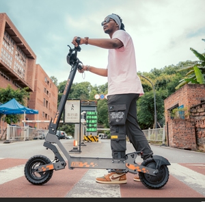 Trottinette <span class=keywords><strong>Électrique</strong></span> Pliable Tout-Terrain Kukirin G2 pour Adultes, 25 km/h, 250W, avec Siège, Roues 10 Pouces, Batterie Lithium 48V 15Ah ou 20.8Ah, Moteur Brushless (<span class=keywords><strong>Occasion</strong></span>) - Product Image 5