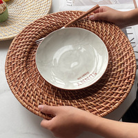 33 cm blanc lavé marron tissé à la main rotin osier assiettes de charge en vrac décoratif Base en bois plats décoratifs pour les fêtes