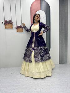 Oferta especial de festival: Vestido Indo-Occidental para mujer, cómodo y moderno, estilo étnico para Garba, Dandiya y eventos festivos. - Product Image 5