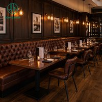 Ensemble de meubles de restaurant moderne Ron Group : table carrée en bois, chaise à base métallique rembourrée, banquette en cuir capitonnée