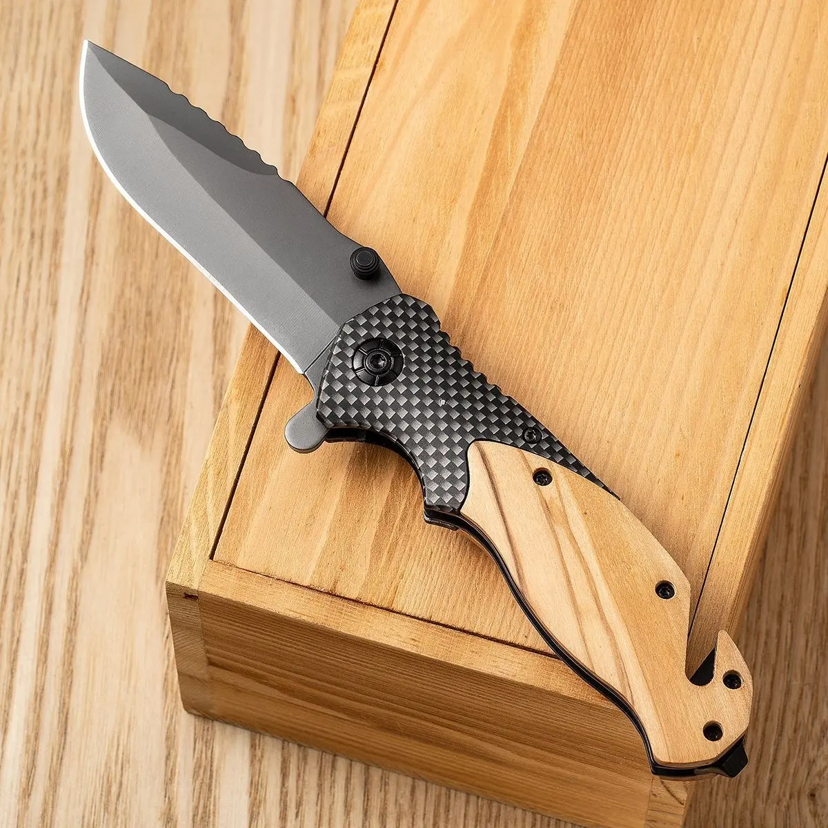 TLX50 New Design Camping Olive Wood Handle Tactical Folding Knife EDC Pocket Sharp Outdoor Hunting Knives