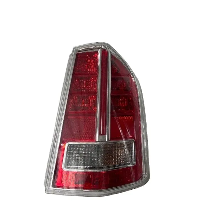 Tail Light Right R farol apto para Chrysler 300c 68154610AD