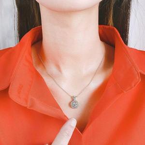 Collana con ciondolo a forma di cuore con zirconi per donna, catena scintillante per la clavicola, gioielli alla moda - Product Image 3