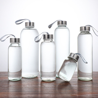 Botol Kaca Borosilikat Tahan Panas Bebas BPA dengan Tutup Bambu Ramah Lingkungan Cangkir Air Kaca yang Dapat Digunakan Kembali dengan Tali untuk Kembali ke Sekolah