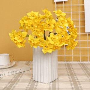 Ramillete de narcisos artificiales Ruilisi de 6 cabezas, flores de seda amarillas y blancas para decoración de bodas, arreglos florales para el hogar. - Product Image 2