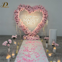 JINDA Maßgefertigter Roter Herzförmiger Blumenbogen Hintergrund für Hochzeit Heiratsantrag Party Dekoration