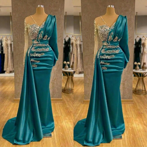 Elegante Vestido de Noche Formal de Lujo, Estilo Sirena, Color Verde Azulado, Satinado, Cuello Alto, Adornado con Pedrería, Largo hasta el Suelo, Manga Larga - Product Image 4