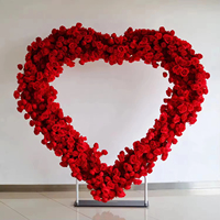 Arche de ballons en soie faite à la main en forme de cœur, décoration douce pour mariage et fête, avec fleurs artificielles roses, romantique et rêveuse