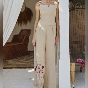 Conjunto de Pantalones Largos de Lino 100% para Mujer, Corte Ajustado y Evase, Sin Cuello, Modelo Popular 2025, Servicio OEM, Patrón de Bordado Personalizado - Product Image 2