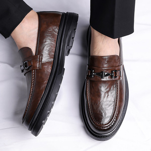 Mocasines de Cuero Casuales de Negocios para Hombre, Punta Redonda, Suela Blanda, Negros y Marrones, con Borlas y Costuras Decorativas, Zapatos de Conducción Modernos - Product Image 4