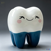 Fiberglas glimlachende tand mascotte sculptuur, groot hars cartoon tand karakter beeld voor tandartspraktijk decoratie