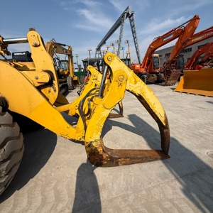Chargeuse sur pneus KOMATSU WA320 jaune, équipement de chantier - Product Image 6