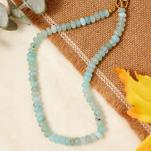 Collana Artigianale con Perle di Acquamarina e Chiusura a Scatto Placcata in Oro Vero, Gioielli Estivi da Spiaggia in Acciaio al Titanio - Product Image 2