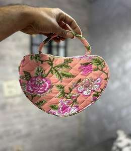 Bolsos de mano casuales impermeables de cuero PU portátiles para mujer con forro de poli gamuza y cierre de cremallera hechos a mano - Product Image 5