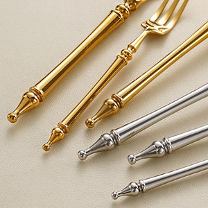 <span class=keywords><strong>Set</strong></span> di <span class=keywords><strong>Posate</strong></span> da Tavola in Acciaio Inossidabile 18/8 Dorato di Alta Qualità per Matrimoni e Hotel - Collezione All'ingrosso - Product Image 2