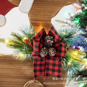 Figurine de renne en bois, finition naturelle, décoration de Noël intérieure, décoration de salon, style rétro, matériau en bois - Product Image 4