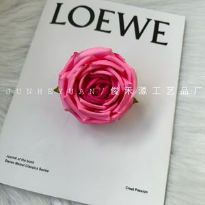Tête de rose artificielle Junheyuan, branche unique, décoration intérieure, accessoires de mariage, décoration photographique - Product Image 2