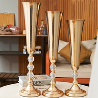 Décoration de table de Noël : Support de vase en cristal doré, centre de table en métal en forme de trompette pour les fêtes du Nouvel An