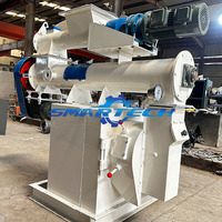 Machine à granulés d'aliments pour volailles avec matrice annulaire et conditionneur à vapeur