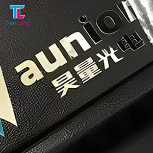 ฉลากเครื่องสำอางแบบถ่ายโอนติดด้วย UV สำหรับลิปกลอส3D กันน้ำกำหนดเองได้ - Product Image 6