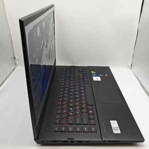 Laptop para Juegos <span class=keywords><strong>HP</strong></span> <span class=keywords><strong>OMEN</strong></span> 9 Plus <span class=keywords><strong>I7</strong></span>-13700HX con 32 GB de RAM, 1 TB SSD, Pantalla HD de 17.3 Pulgadas y 165 Hz, <span class=keywords><strong>16</strong></span> Núcleos, RTX4070 - Product Image 3