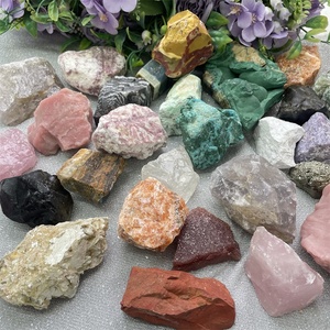 Materiali misti campione di cristallo curativo naturale <span class=keywords><strong>minerale</strong></span> di calcedonio blu grezzo per la decorazione - Product Image 1