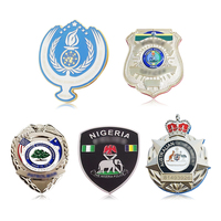 Badges métalliques uniformes de sécurité personnalisés emblèmes en forme de bouclier avec étui de protection en cuir pour l'identification des pompiers