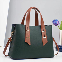 Tas Tangan Wanita Branded Berkualitas Tinggi, Model Terbaru, Gaya Stylish, Bahan Quilted Pink, Ukuran Besar, Cocok untuk Perjalanan, dari Supplier