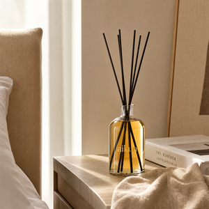 Aikun Large Capacity 1000ml Clear Round Glass Gift Boxed Flameless Aromatic <b>Reed</b> <b>Diffuser</b> with Black Sticks for Home Fragrance - Product Image 3