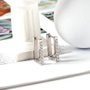 Pendientes de Aro con Diseño de Moda en Forma de Hebilla, Chapados en Oro de 18K, de Acero Inoxidable para Mujer - Product Image 4