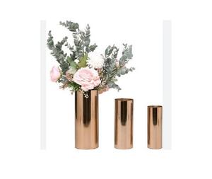 Florero de cobre y hierro hecho a mano, conjunto de tres flores de calidad única en la mesa, venta al por mayor del proveedor - Product Image 1