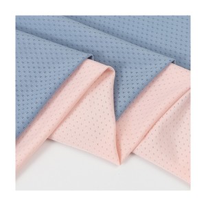 Tissu en maille papillon en soie de glace Cool Jacquard trou tissu Polyester ammoniac respirant maille vêtements de protection solaire - Product Image 6