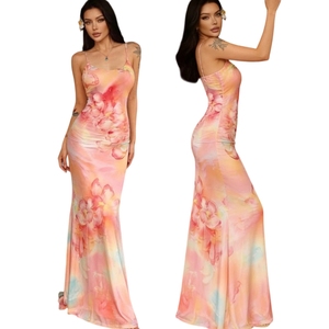 Vestido Maxi de Tirantes Finos con Estampado Floral Digital y Parches de Malla, Cintura Alta Elástica, Ajuste Delgado y Cola de Pez, Ideal para Vacaciones - Product Image 1