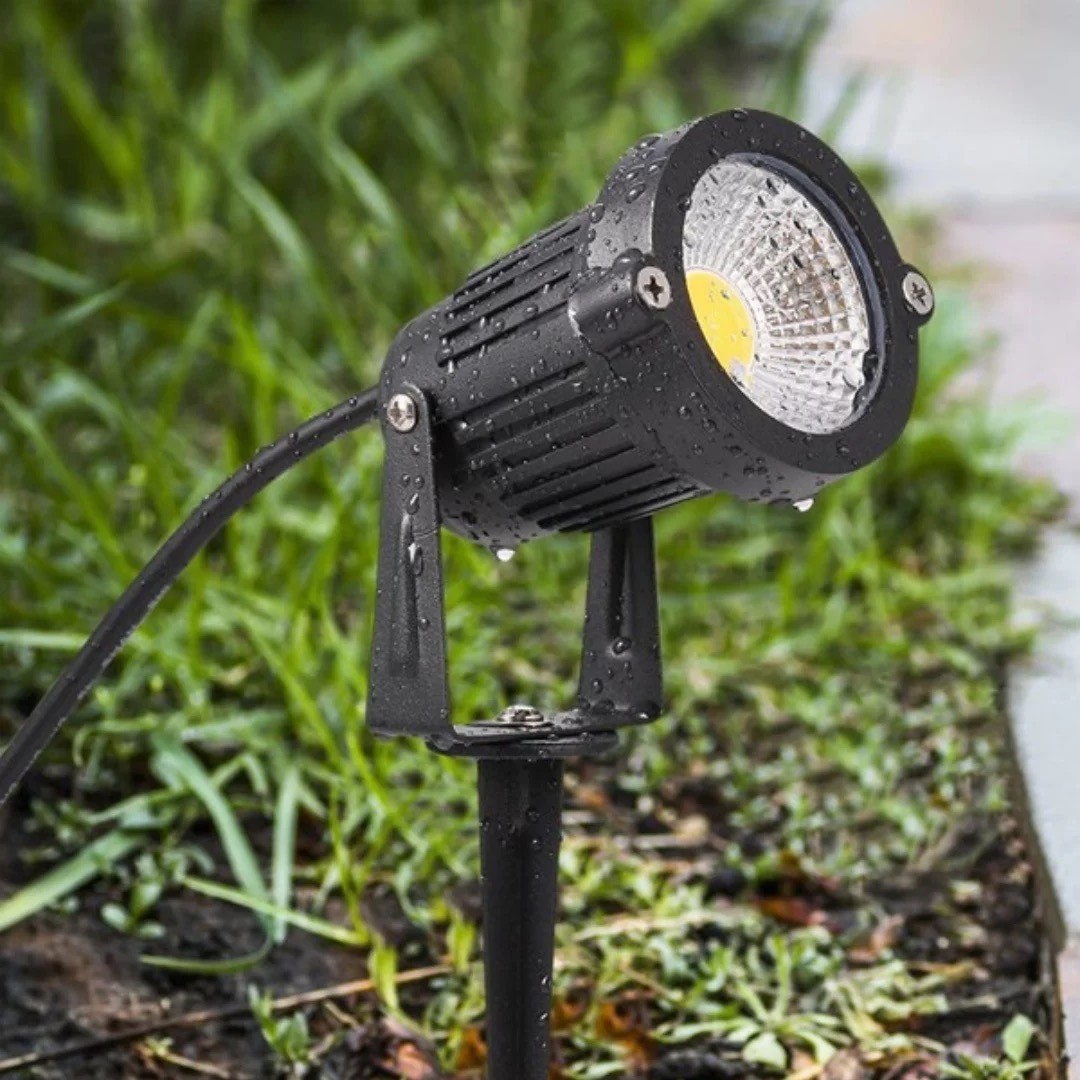 IP65 Rated AC 85-265V 3W RGB COB LED Lights Modern Aluminum Alloy 5000K for Garden Lawn Decoration
