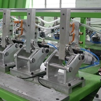 Machine de fabrication de semelles intérieures en PU entièrement automatique haute pression, ligne de production de moulage de mousse pour chaussures, machine de moulage de semelles de chaussures en PU
