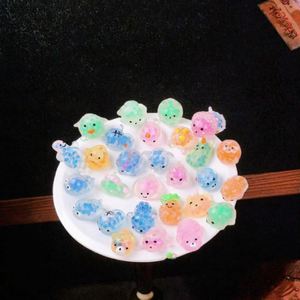 Jouet en peluche Kawaii Mini Dinosaure Anti-stress Adhésif Personnalisé Mochi Souple PU Lumineux 14+ Ans - Product Image 2