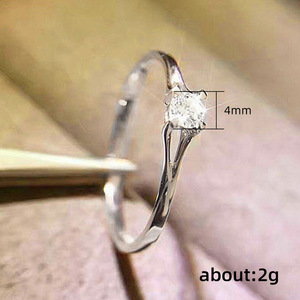 Anello Minimalista a Quattro Punte, Anello Classico da Dito per Donne - Product Image 6