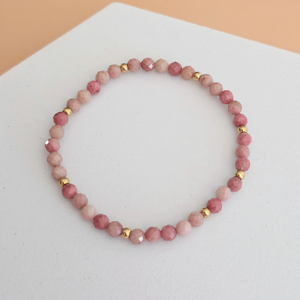 Bracelet artisanal en pierres semi-précieuses de 4 mm avec des entretoises dorées, bracelet délicat en pierre naturelle, cadeau d'amitié pour femmes - Product Image 4