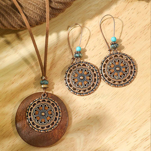 Conjunto de Joyería Bohemia, Collar y Aretes de Madera con Diseño de Flores en Bronce Antiguo, Moda Casual para Mujer 2024 - Product Image 2