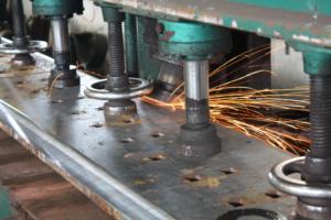 Peças de Reposição para Máquinas de Terraplenagem 11111811 Placa de Desgaste Bolt-on para L110 L120 L150 - Product Image 2